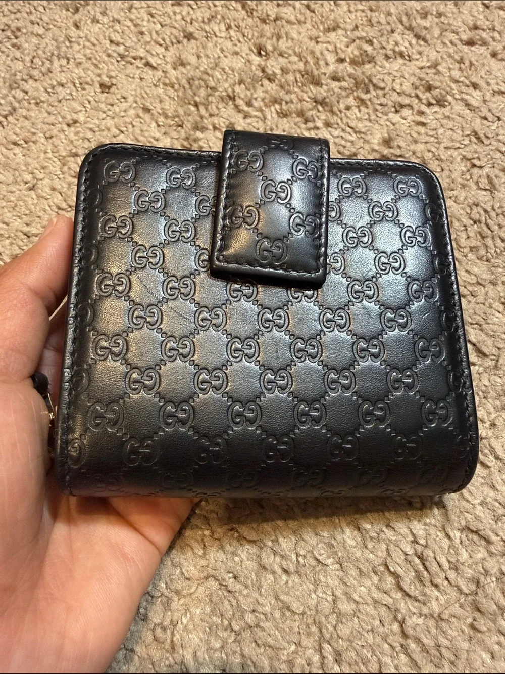 Gucci Black Embossed GG Zip Around Wallet - Picture 2 of 5